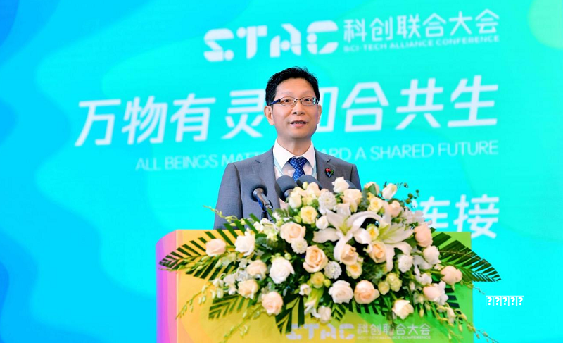 体坛联播｜卡纳瓦罗回应放弃执教国足，42岁卡特再打一年